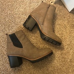 Size 6 bootie